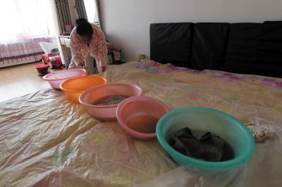华阴楼上漏水，住户失联，小区没物管，业主维权难！律师来支招……
